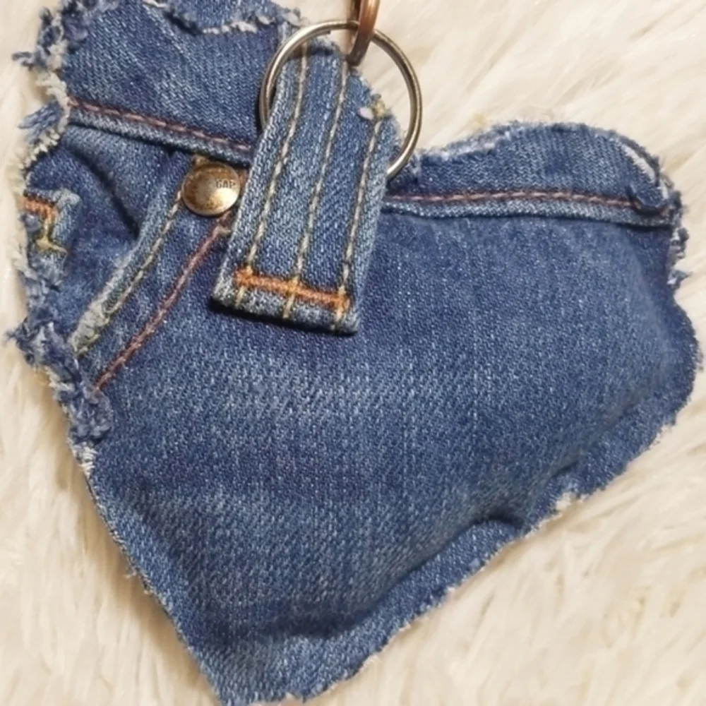 Tasty Raw Edge DenimTRED Heart Puff Key Ring Charm